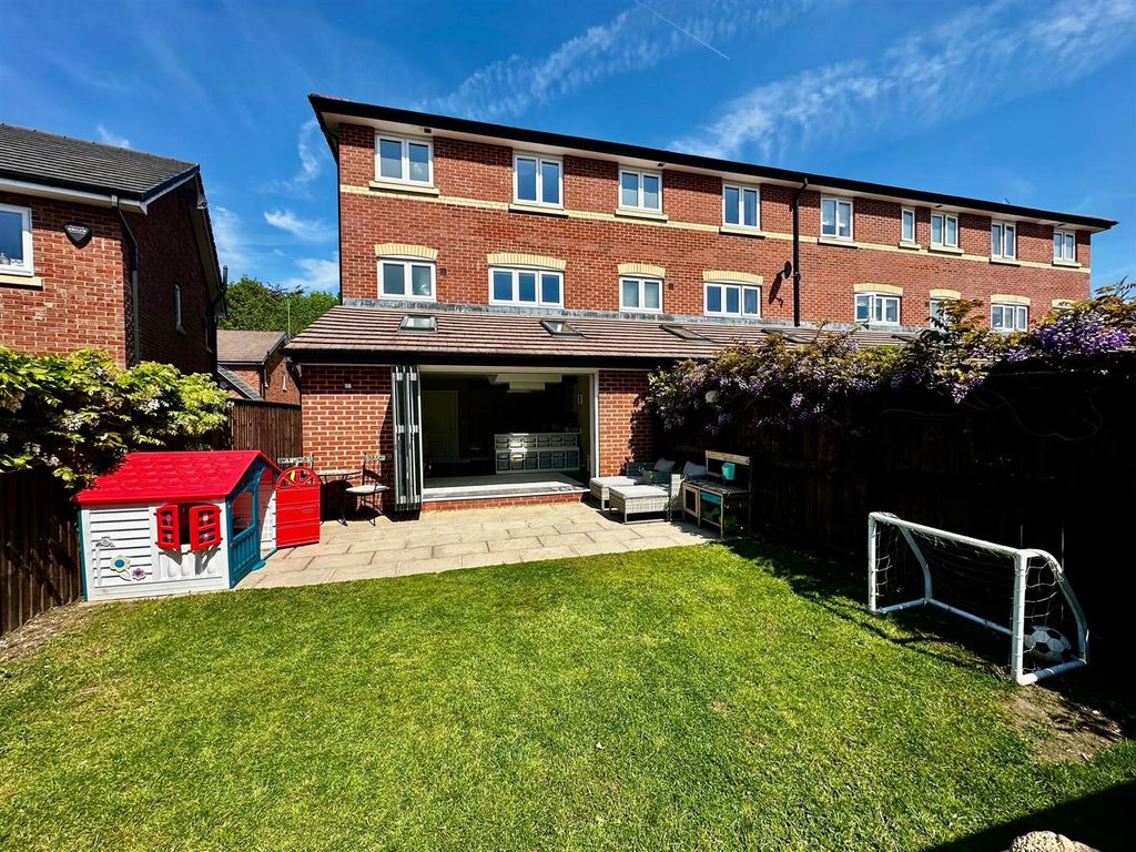 Property photo 2 of 19