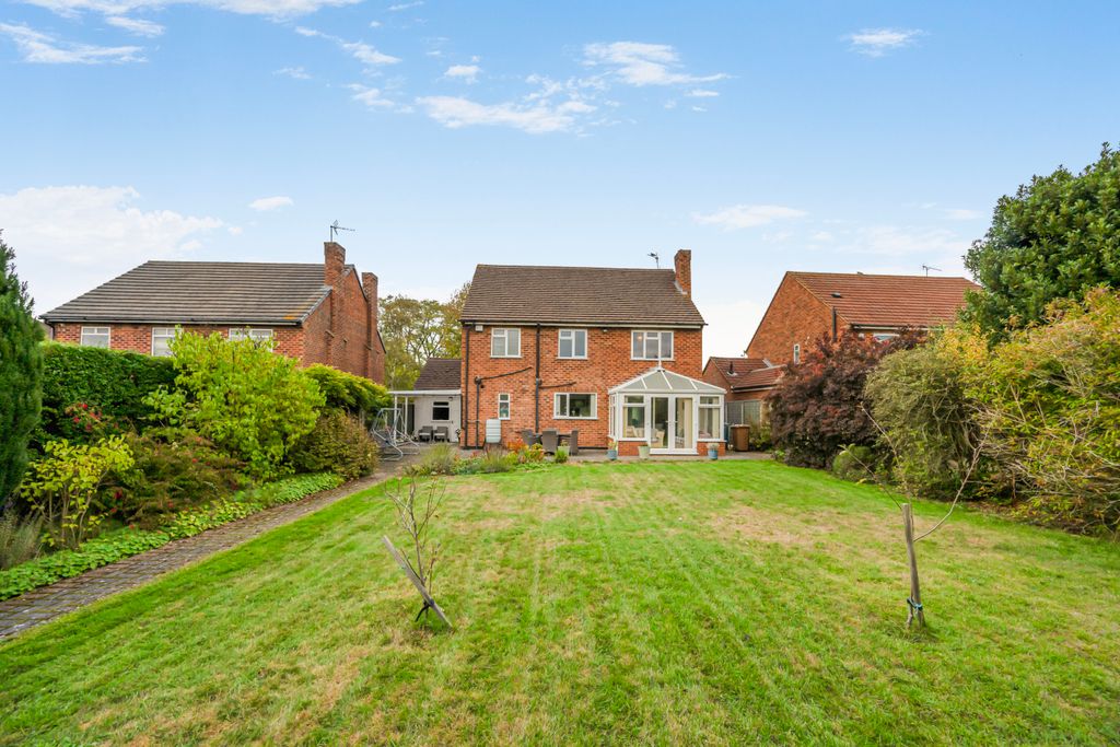 Property photo 2 of 32 Rear Garden