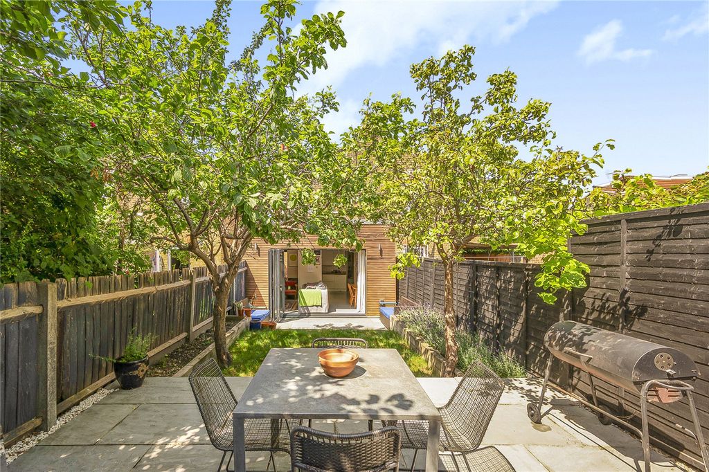 Property photo 1 of 18 Picture No. 24