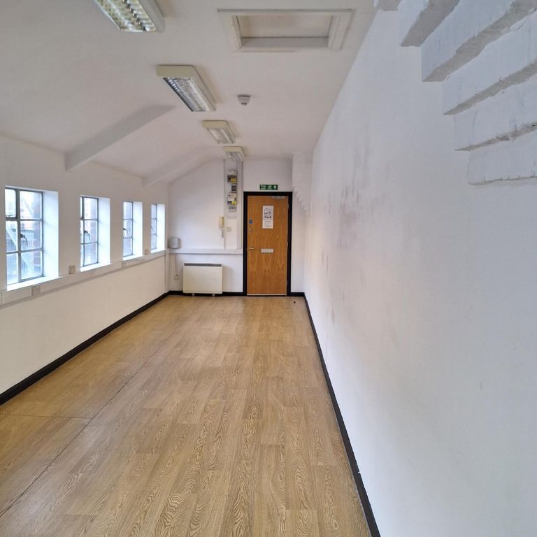 Property photo 1 of 2