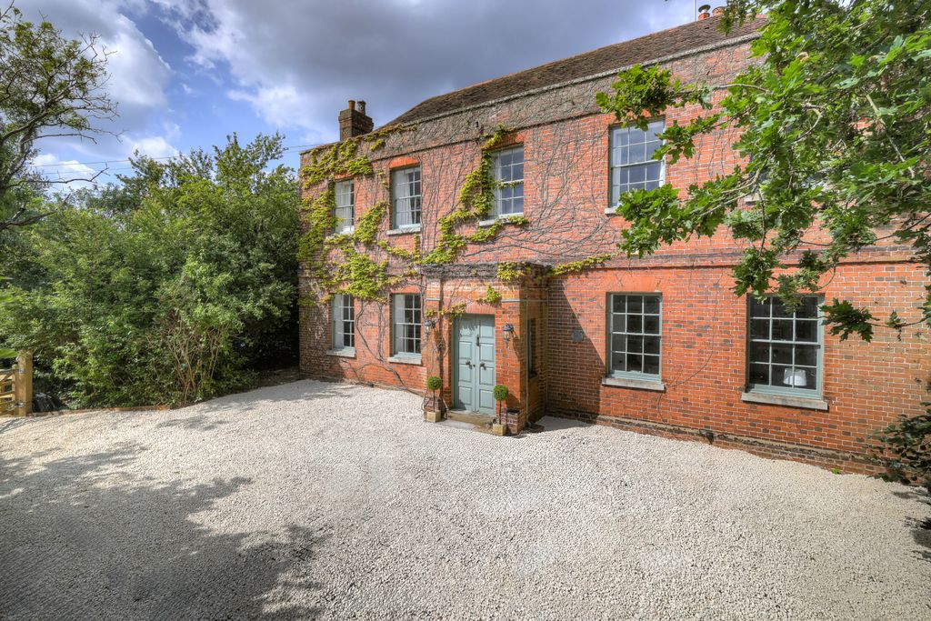 Property photo 1 of 41 Front Aspect