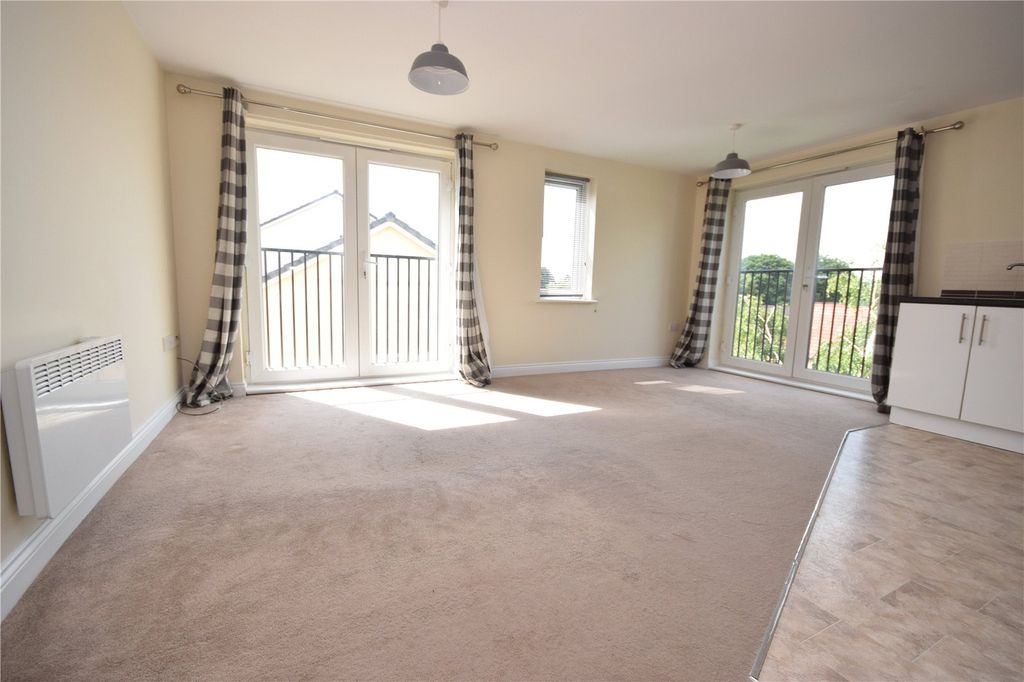 Property photo 3 of 7 Picture No. 14