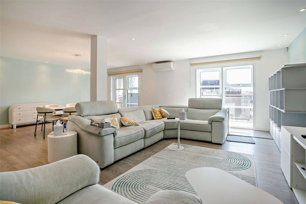 Additional image 5 of 2 bed flat for saleGreyfriars Road, Cardiff CF10