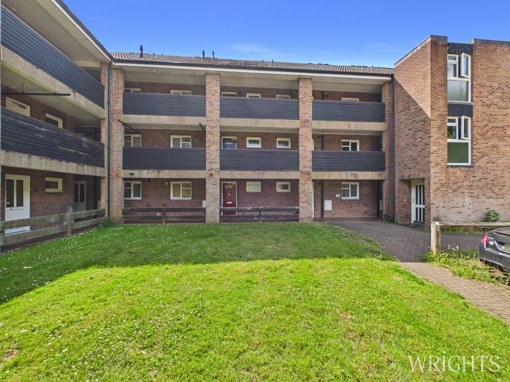 Property photo 1 of 11 Cam05659G0-Pr0156-Still003