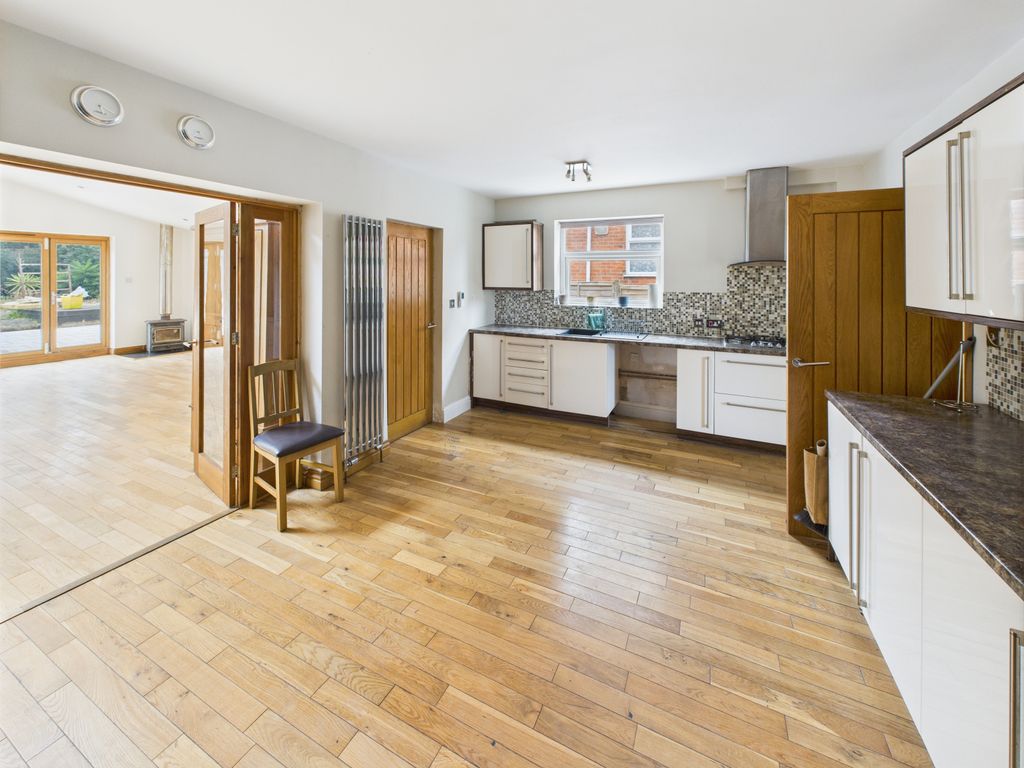 Property photo 2 of 11 Gallery