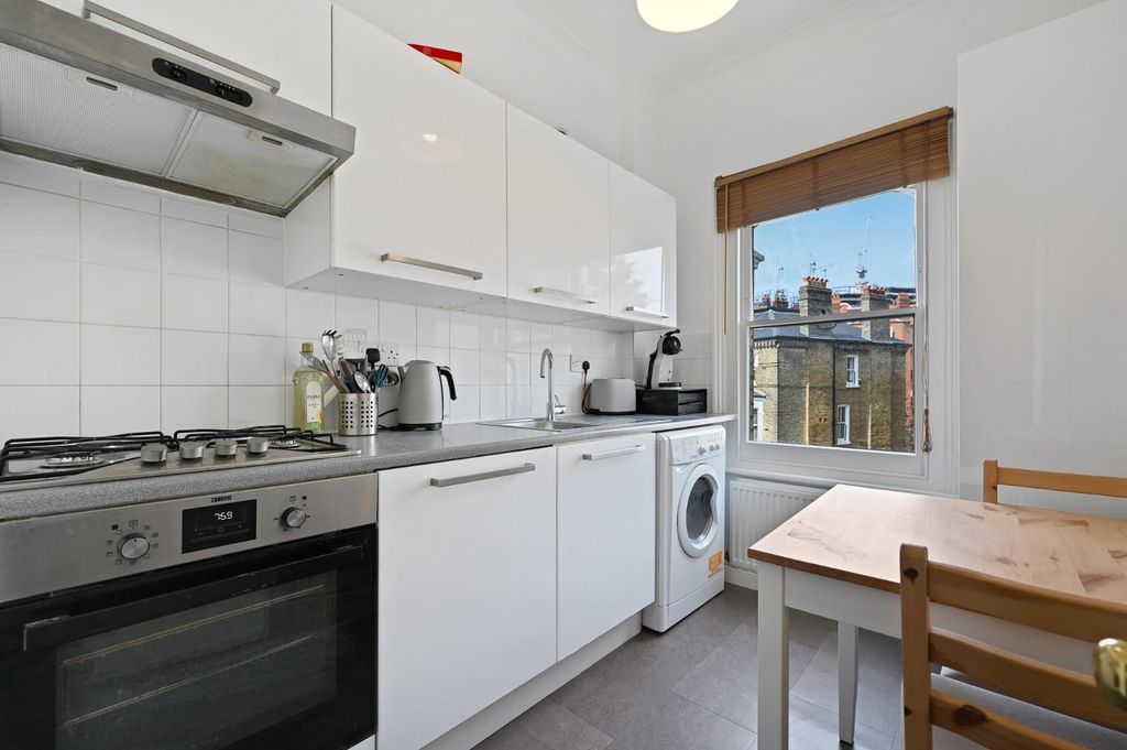 Property photo 2 of 8 Fbl -  Edith Road - Kitchen3 (1).Jpg