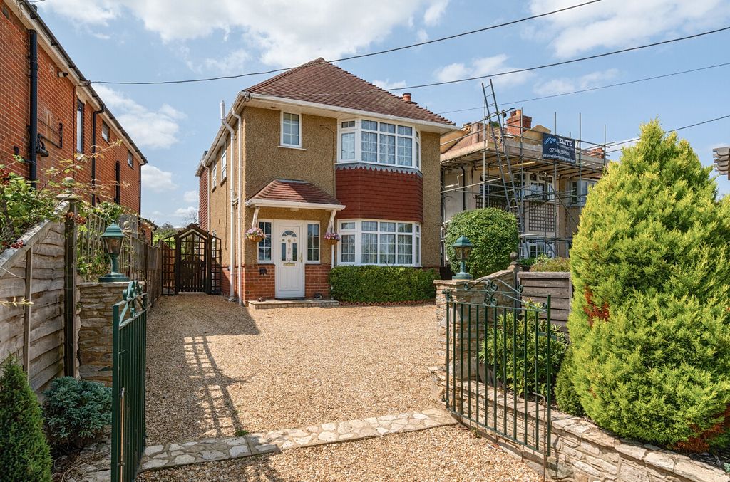 Property photo 1 of 15 1334730-1-6893641...