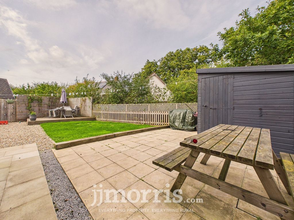 Property photo 2 of 34