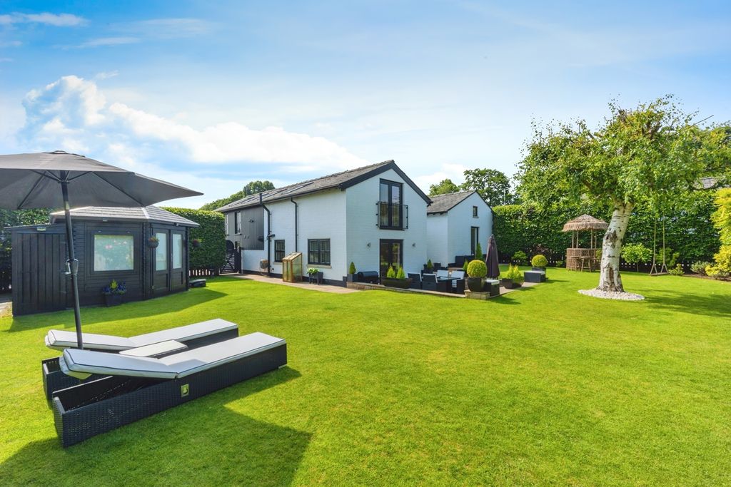 Property photo 1 of 17 Photo