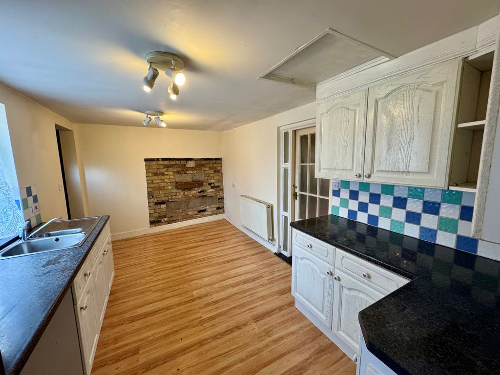 Property photo 3 of 14 Image