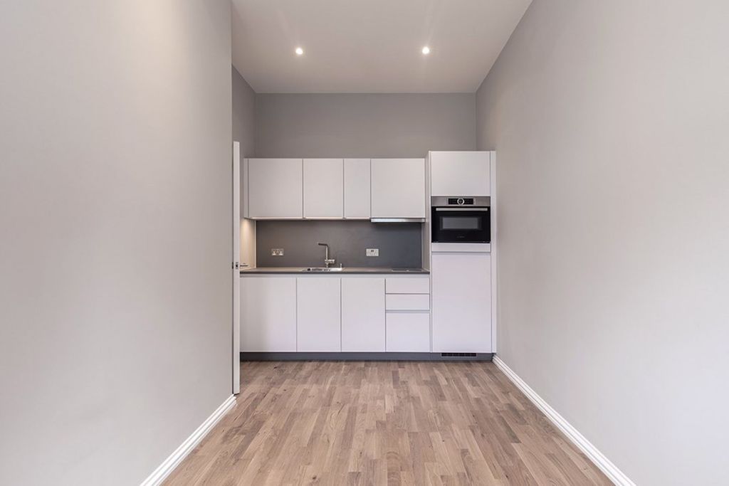 Property photo 1 of 10 Kitchen