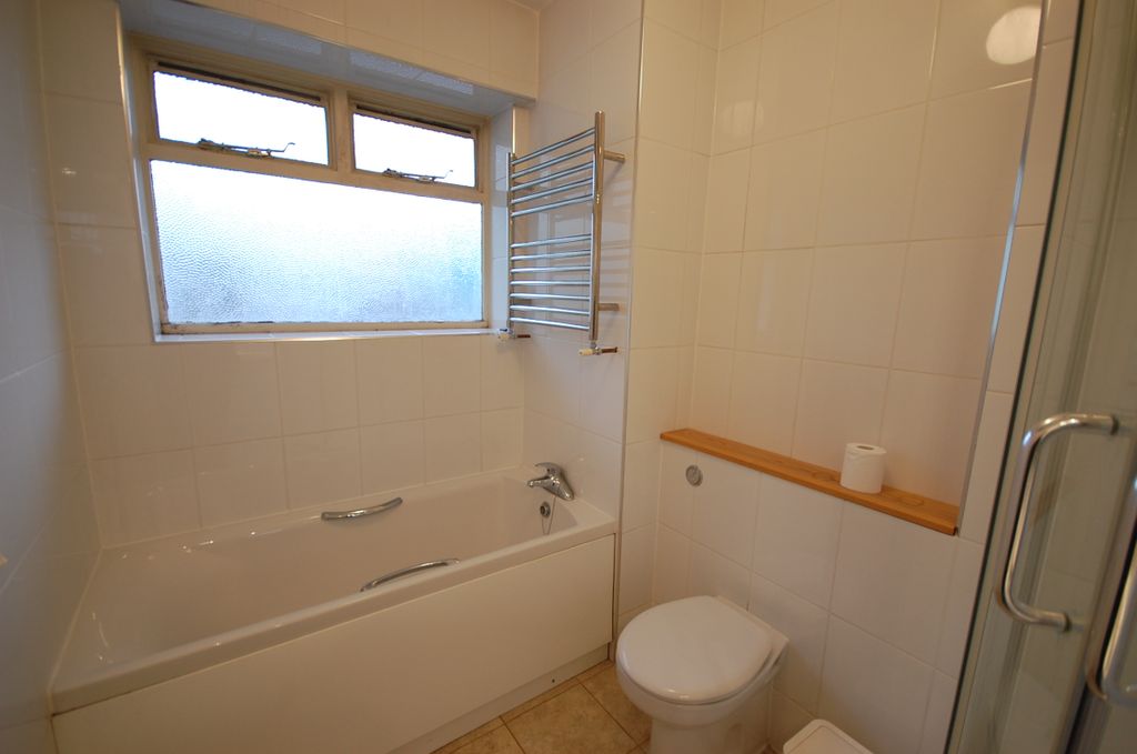 Property photo 3 of 10 Bathroom