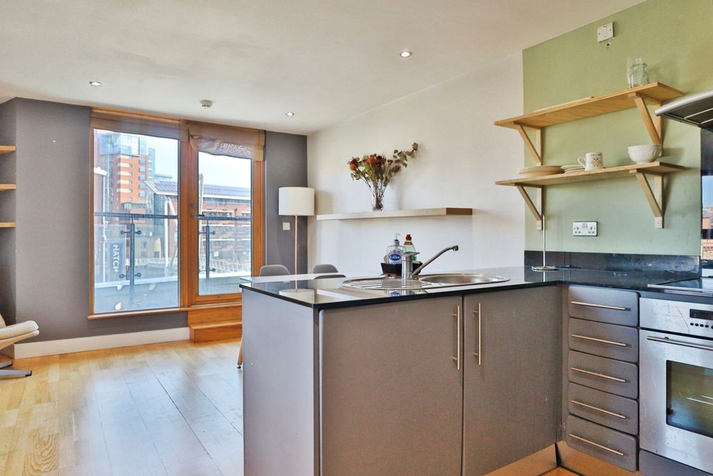 Property photo 2 of 12 Pbox-Img.Jpg