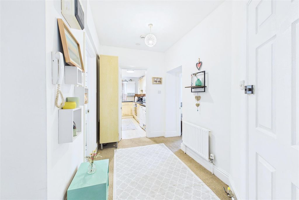 Property photo 3 of 18