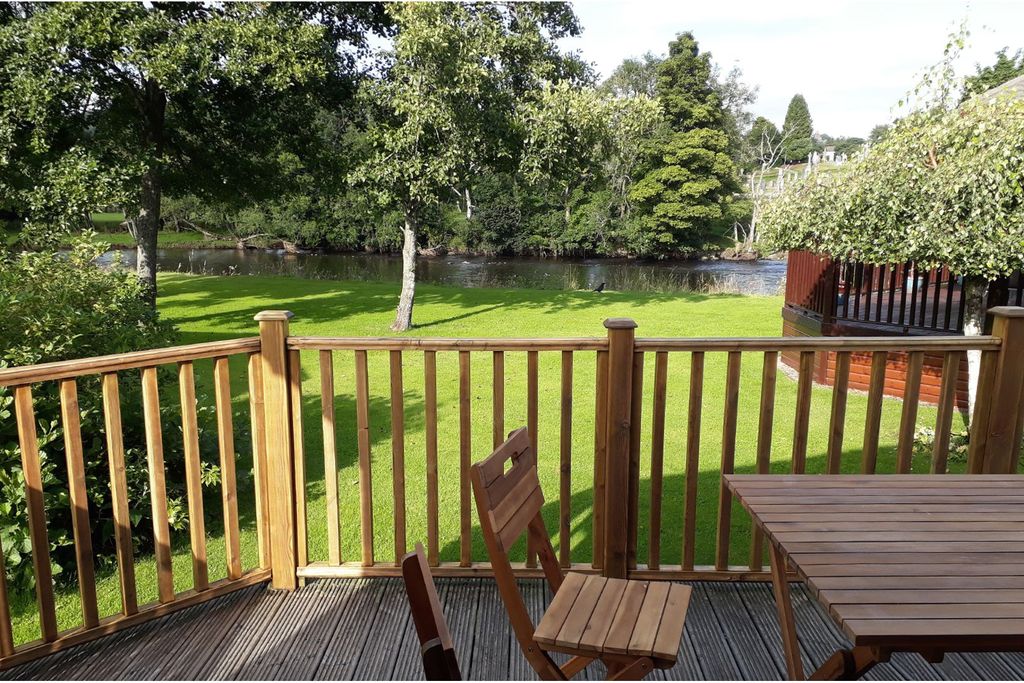 Property photo 1 of 19 Outside