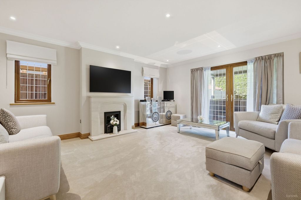 Property photo 3 of 27