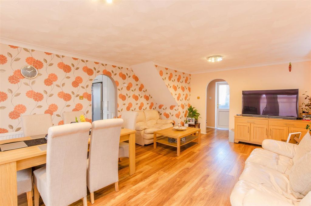 Property photo 2 of 17 1Rth4Xmwou-6Rcecdr4Rsg.Jpg
