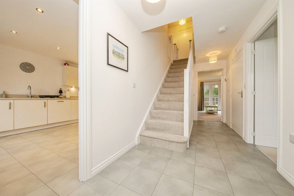Property photo 2 of 24