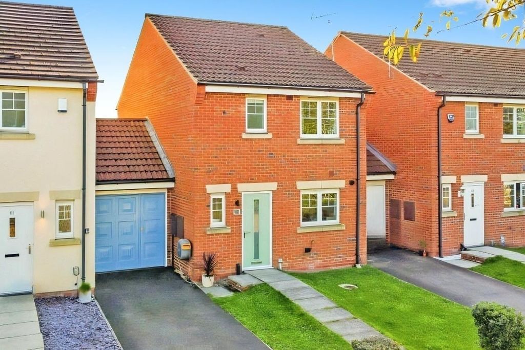 Property photo 1 of 16 Exterior