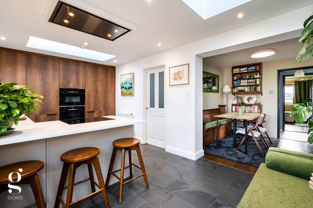 Property photo 3 of 36