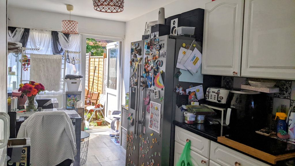 Property photo 3 of 5 Kitchen
