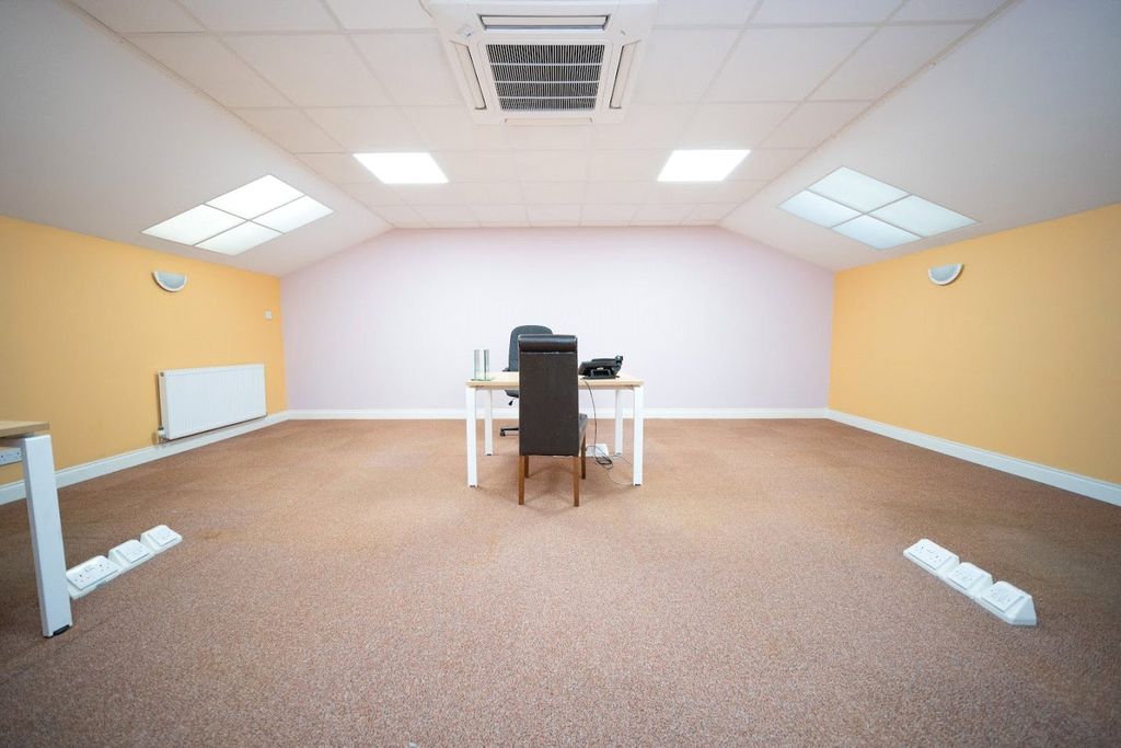 Property photo 3 of 14 Picture No. 08