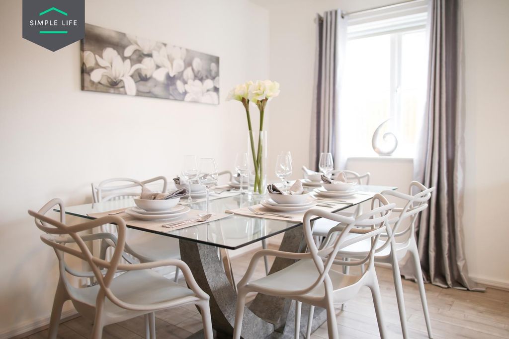Property photo 3 of 8 1A.Weavera_Dining.Jpg