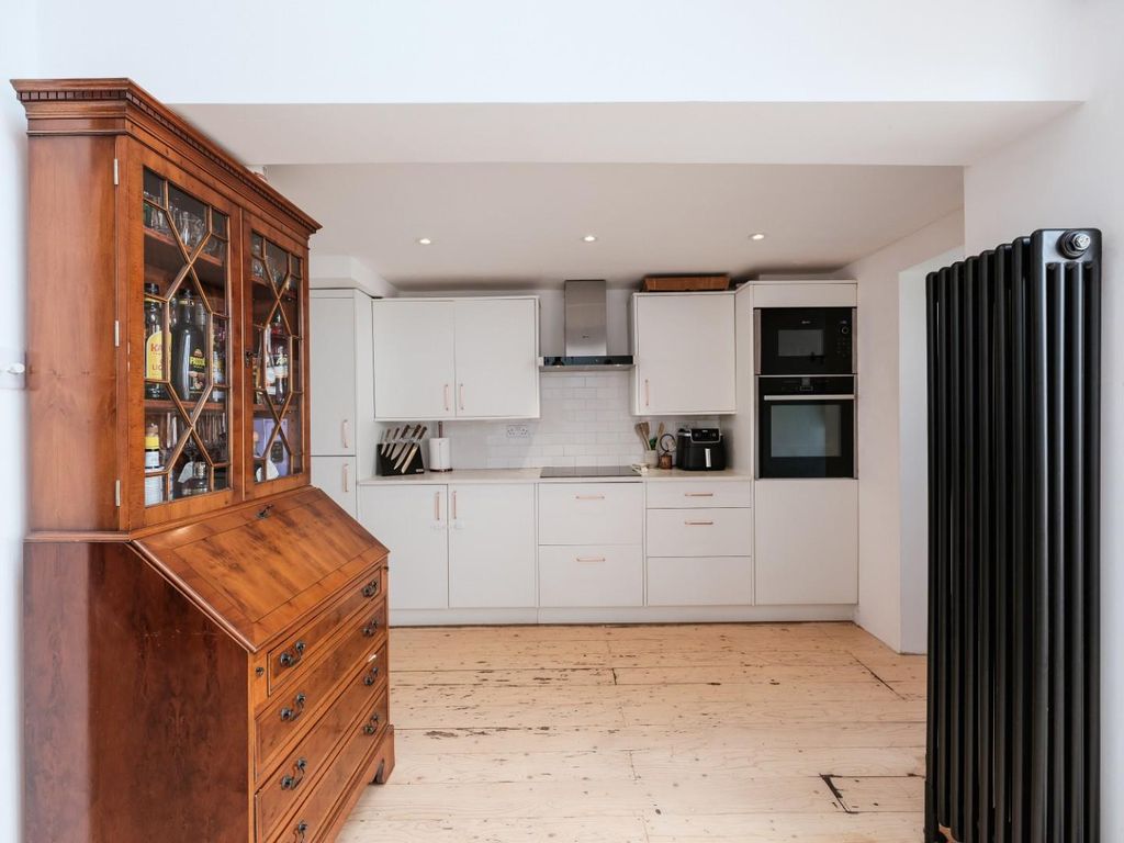 Property photo 3 of 31 Cnr52357.Jpg