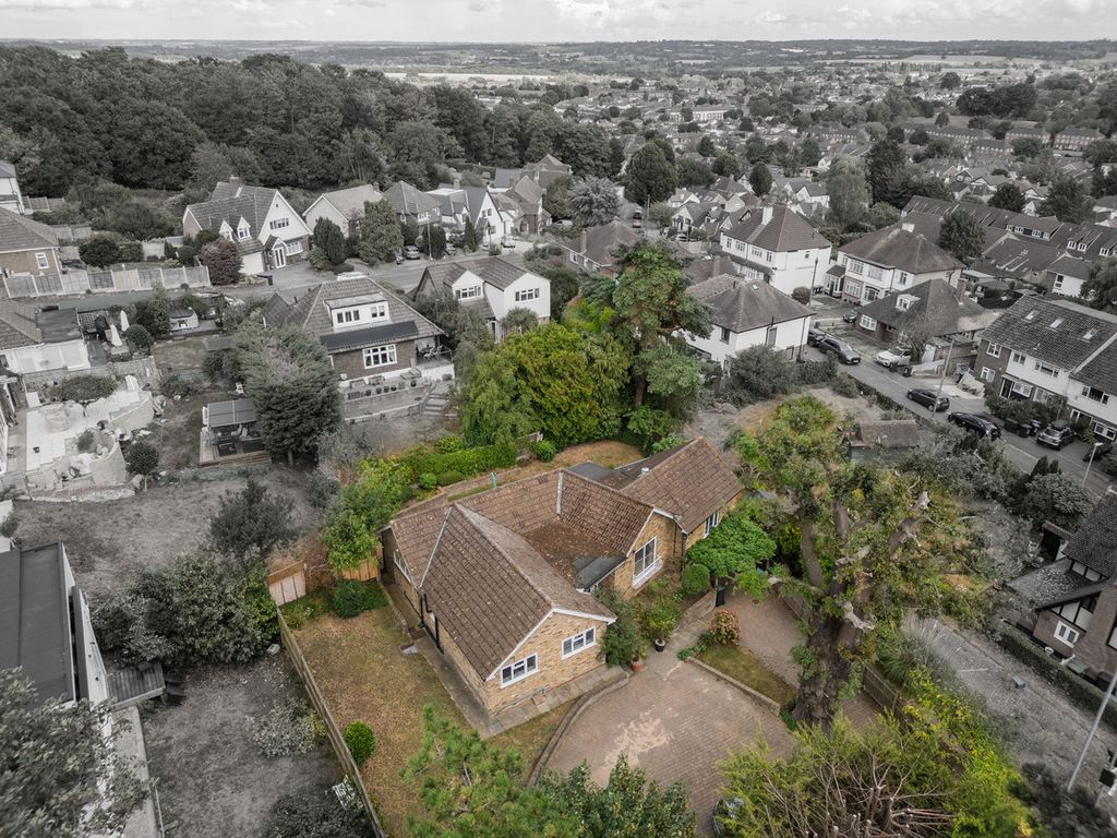 Property photo 2 of 25