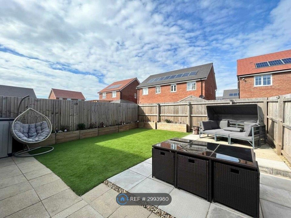 Property photo 2 of 27