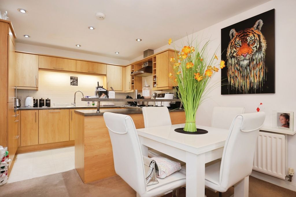 Property photo 3 of 14 Photo