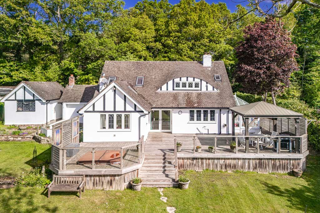 Property photo 1 of 24