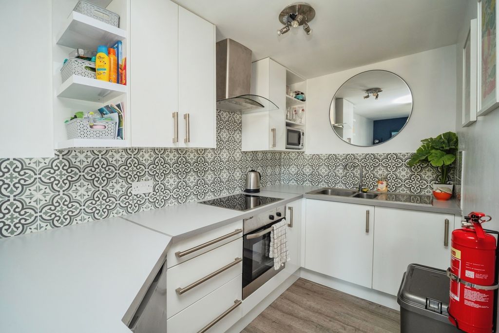 Property photo 3 of 17 Photo