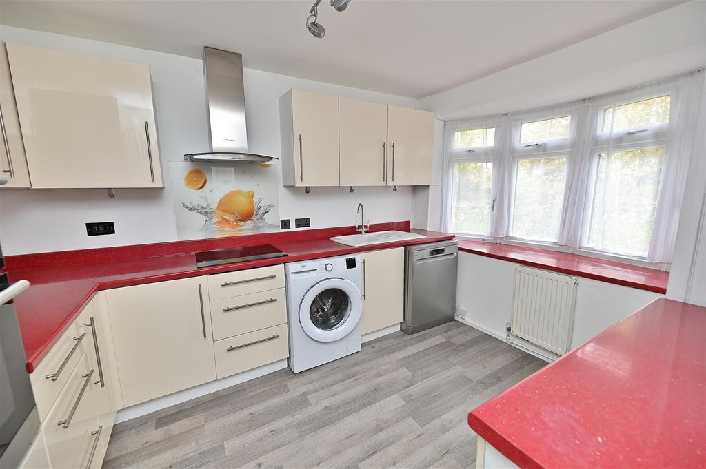 Property photo 2 of 16 Kitchen