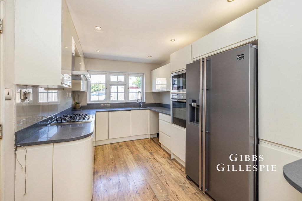 Property photo 1 of 10 Photo