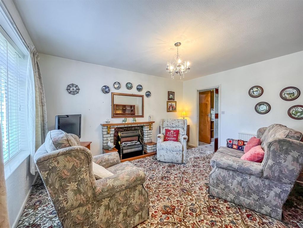 Property photo 3 of 16 Living Room