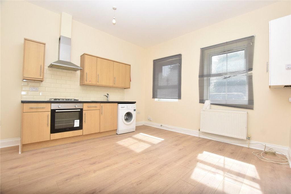 Property photo 2 of 5 Picture No. 09