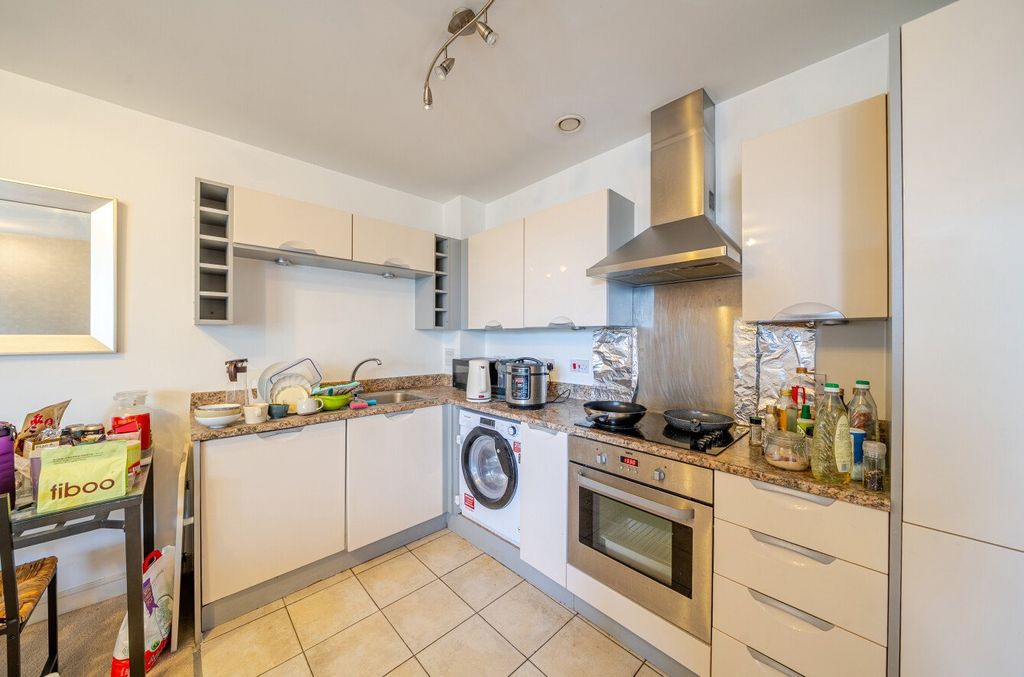 Property photo 2 of 9 Picture No. 18