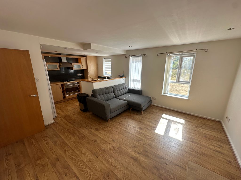 Property photo 2 of 8