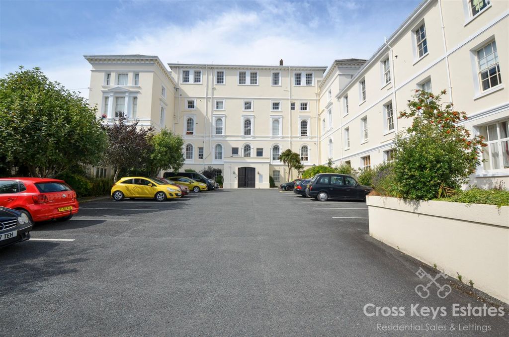 Property photo 1 of 44 Financial Services