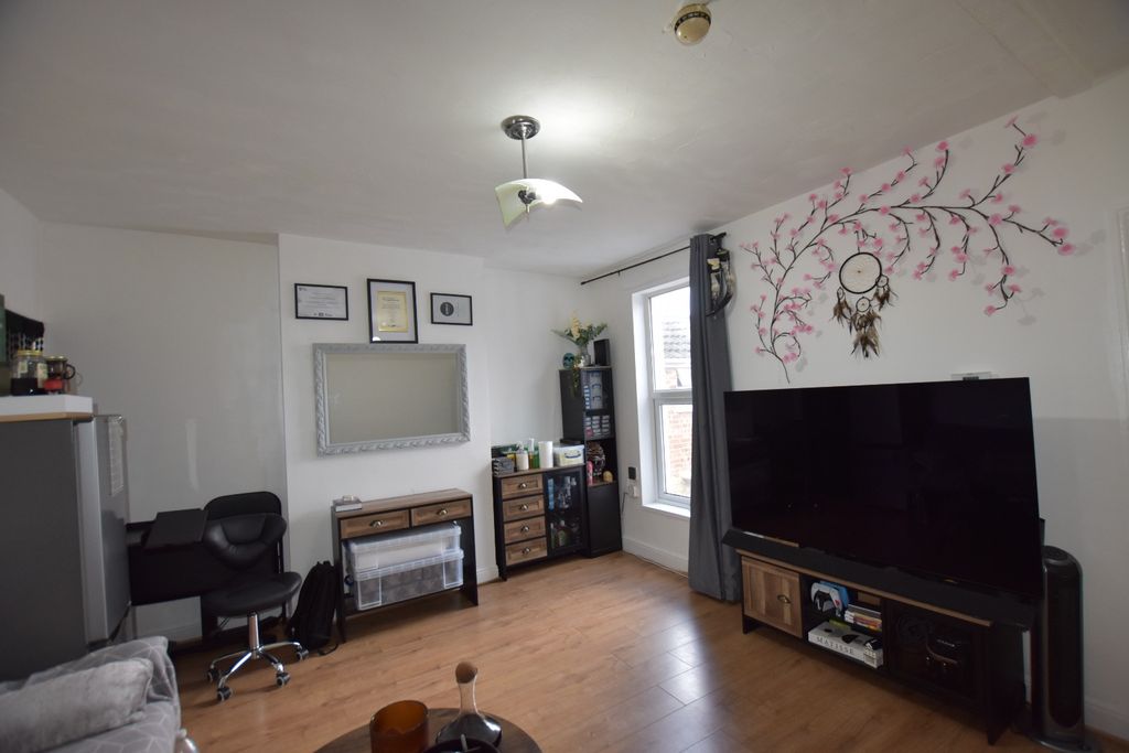 Property photo 1 of 3