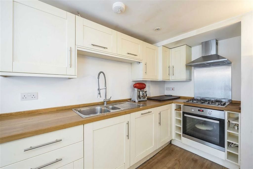 Property photo 3 of 5