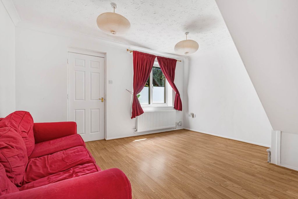Property photo 3 of 14