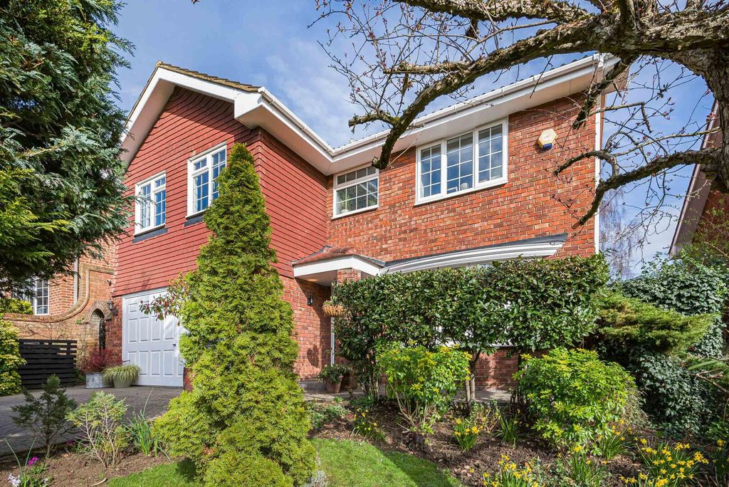 Property photo 1 of 23 Front (Exterior)