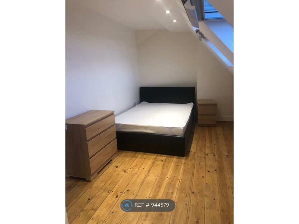 Property photo 2 of 9 Loft Bedroom 1 Of 2 (Room 1)