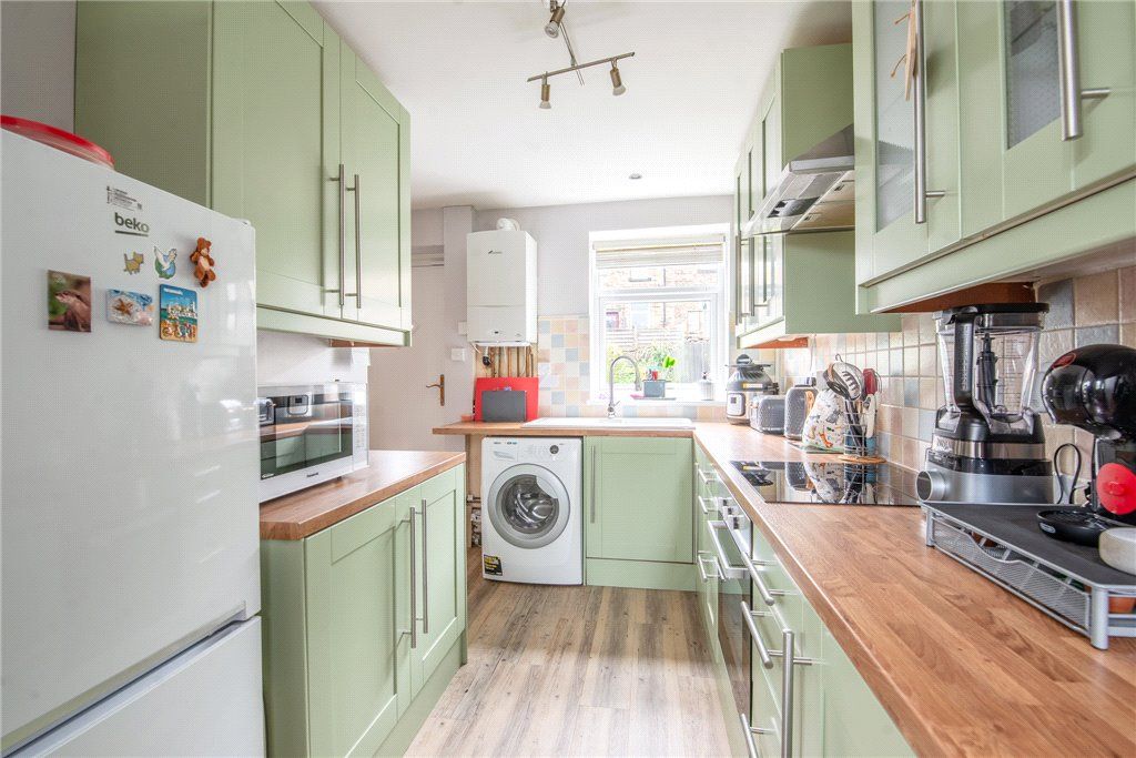Property photo 3 of 17 Dining Kitchen