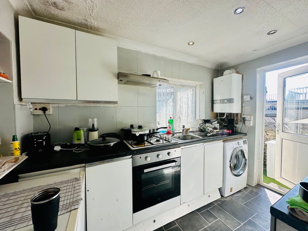 Property photo 3 of 13 Img_3016