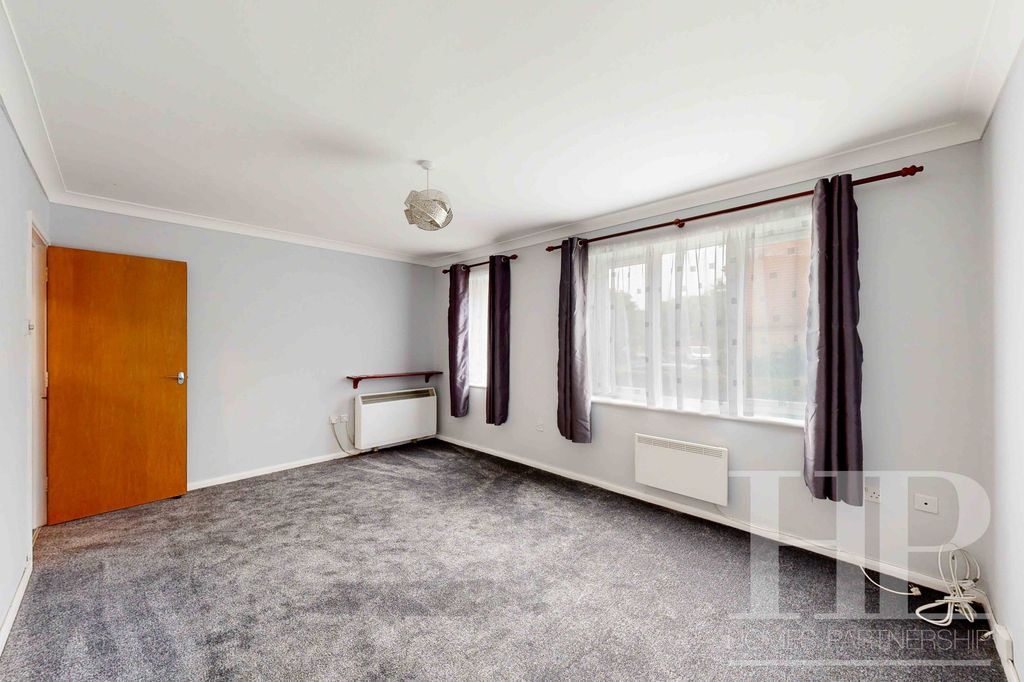 Property photo 3 of 8