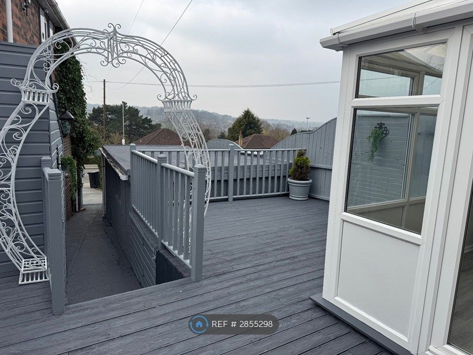 Property photo 2 of 35