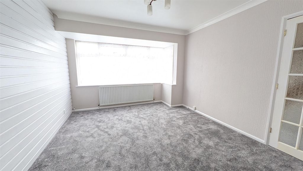 Property photo 2 of 18 Living Room